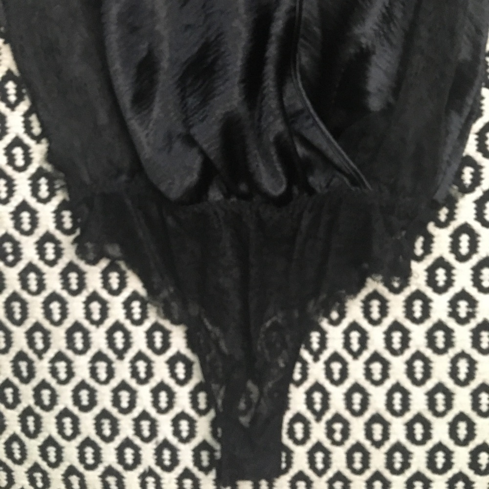 ☕️Victoria’s Secret Surplice Bodysuit Sz XS - Picture 4 of 6